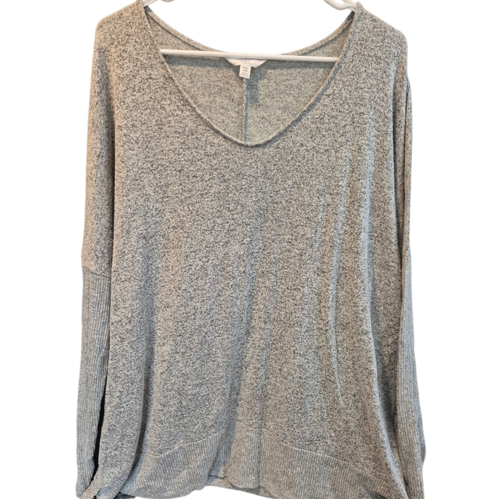 Time and Tru Heather Gray V-Neck Long Sleeve Sweater
